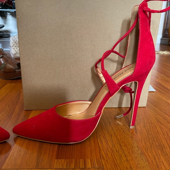 Heels - Picture 3 of 4